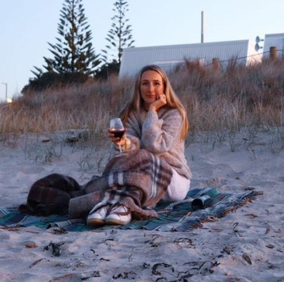 Meet your Posher, Rachel - Picture 1 of 1